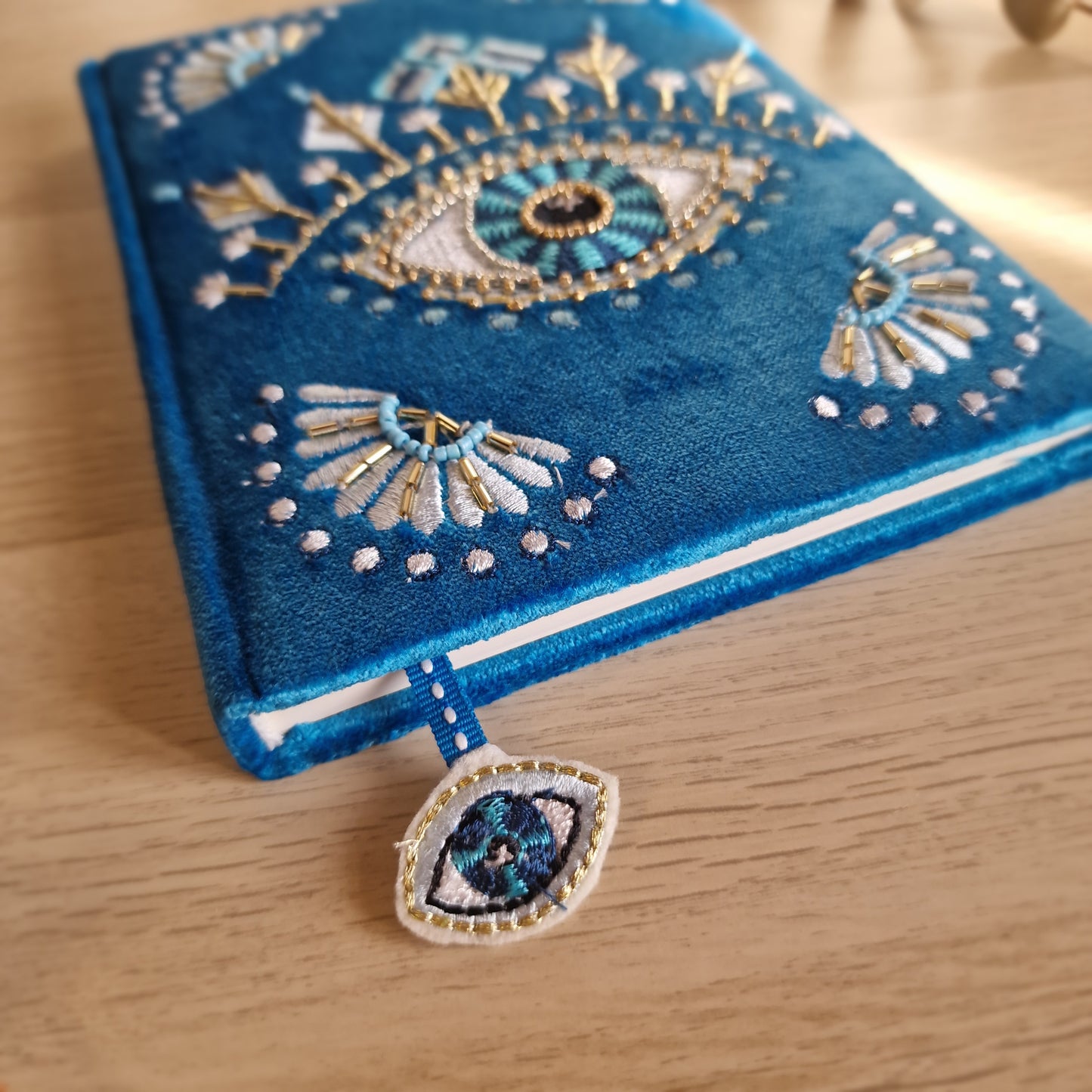 📘 Cuaderno de Terciopelo OJO ~ Intuición y Claridad Interior