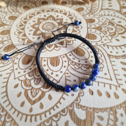 Pulsera Macramé de Lapislázuli (6 mm) ajustable ~ Sabiduría y expresión personal