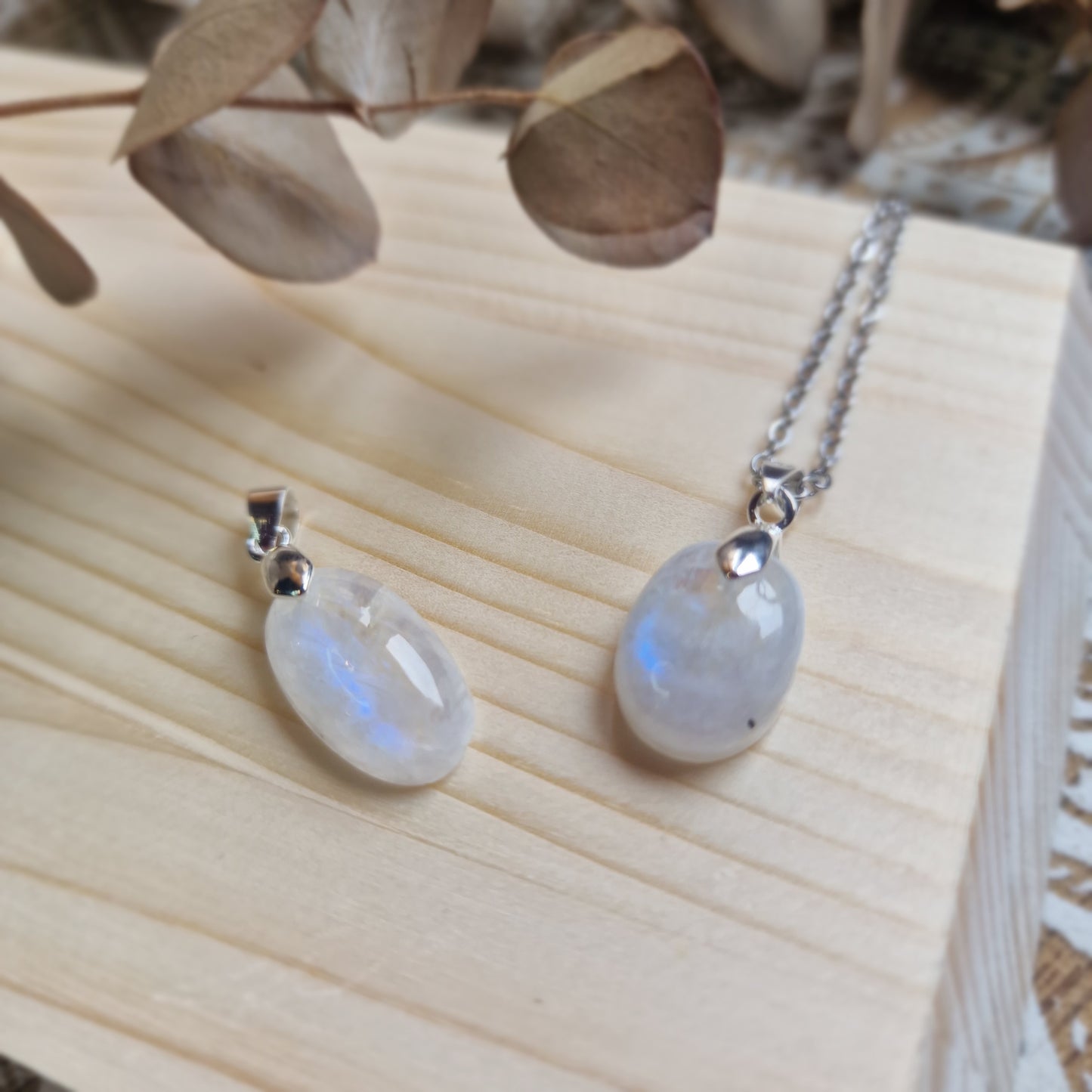 Colgante de Piedra Luna ~ Intuición y Energía Femenina