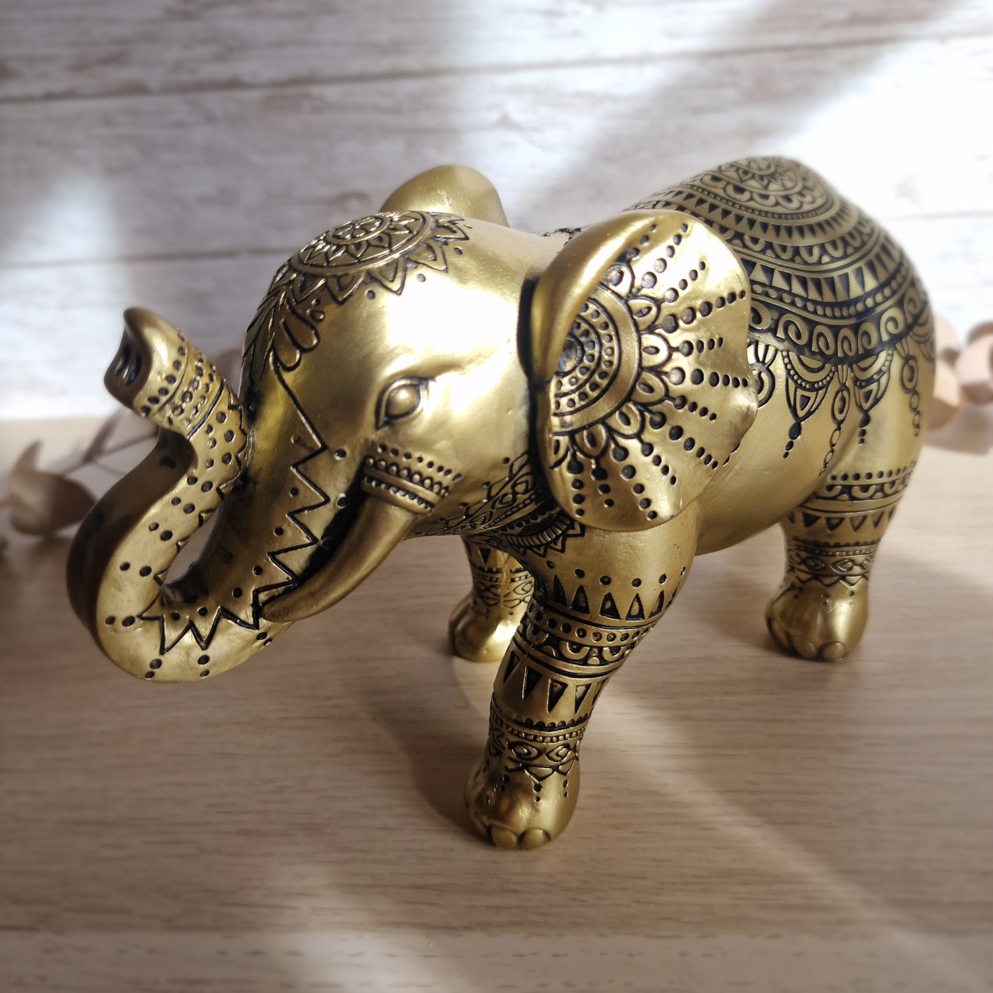 🐘 Elefante GRANDE Dorado Decorativo ~ Sabiduría, Fuerza y Prosperidad