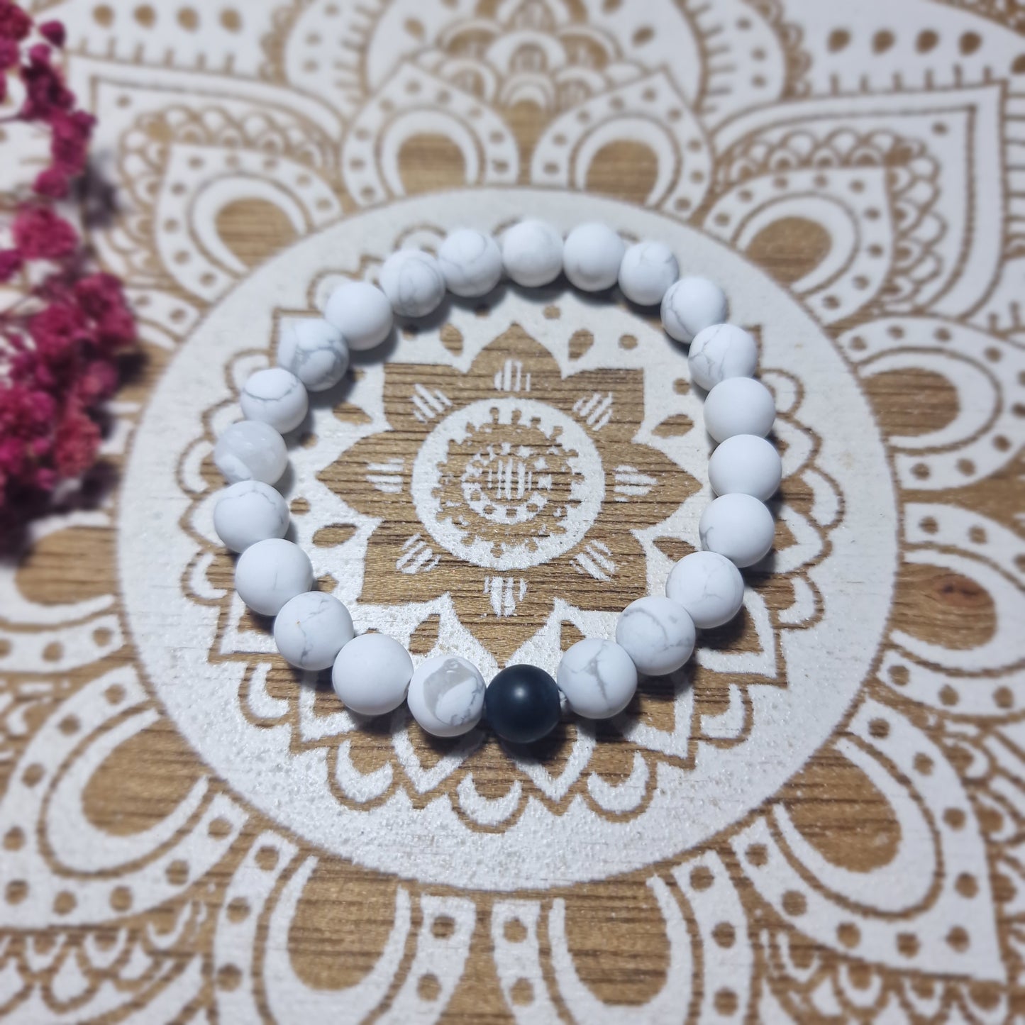 Pulsera Ying Yang de Magnesita y Obsidiana – Unión y Equilibrio